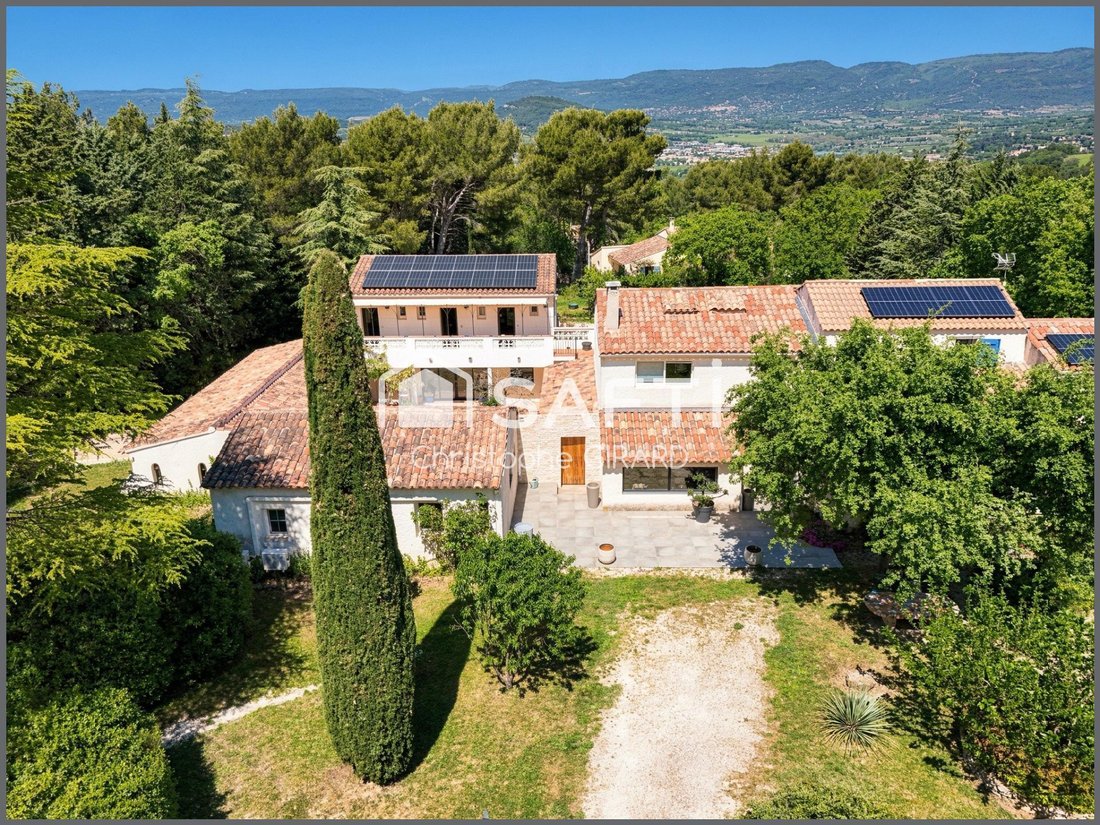 House in Bonnieux, Provence-Alpes-Côte d'Azur, France 1 - 17860499