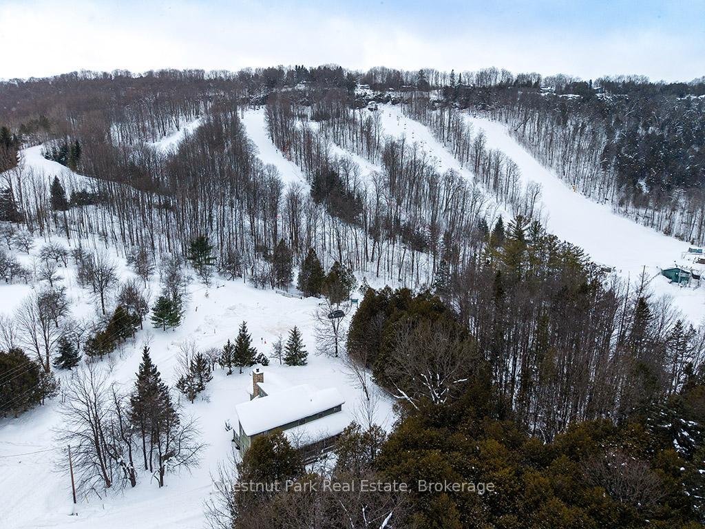 House in Markdale, Ontario, Canada 2 - 17225421