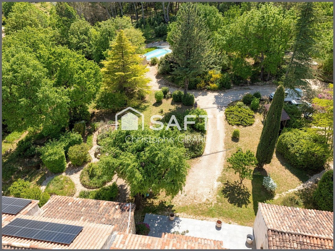 House in Bonnieux, Provence-Alpes-Côte d'Azur, France 3 - 17860499