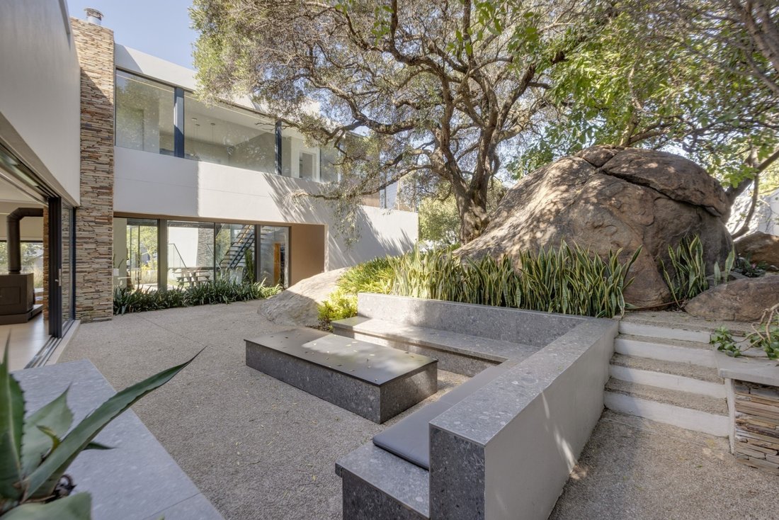 House in Sandton, Gauteng, South Africa 4 - 17860142