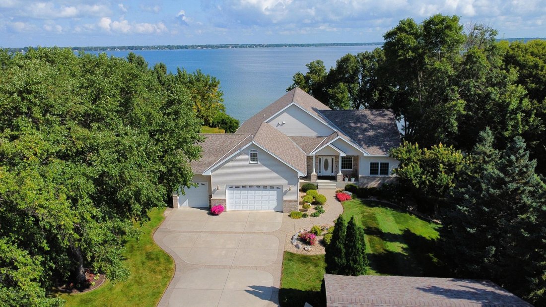 House in Battle Lake, Minnesota, United States 1 - 17438115