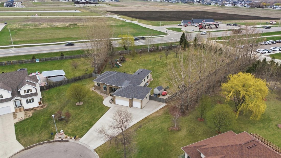 House in Oxbow, North Dakota, United States 1 - 17859758