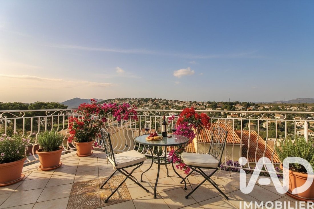 House in Carnoux-en-Provence, Provence-Alpes-Côte d'Azur, France 5 - 17362092