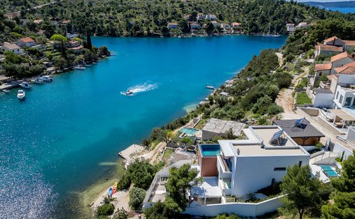 Villa in Milna, Split-Dalmatia County, Croatia 1