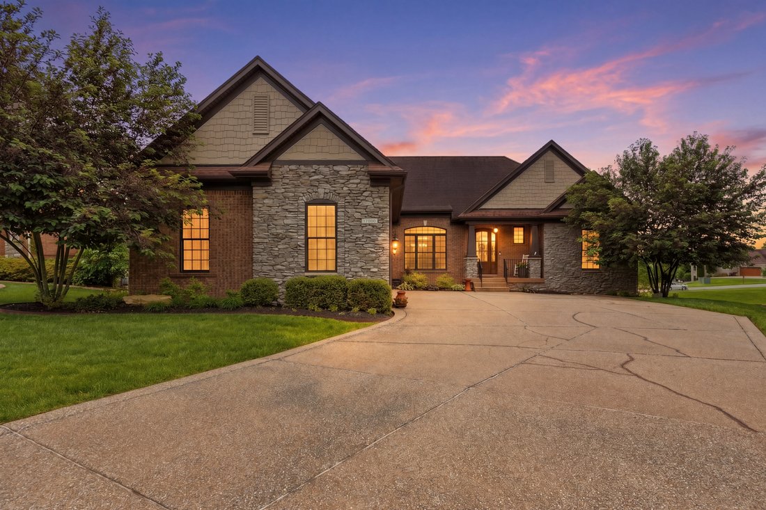 House in Watterson Park, Kentucky, United States 1 - 17860289