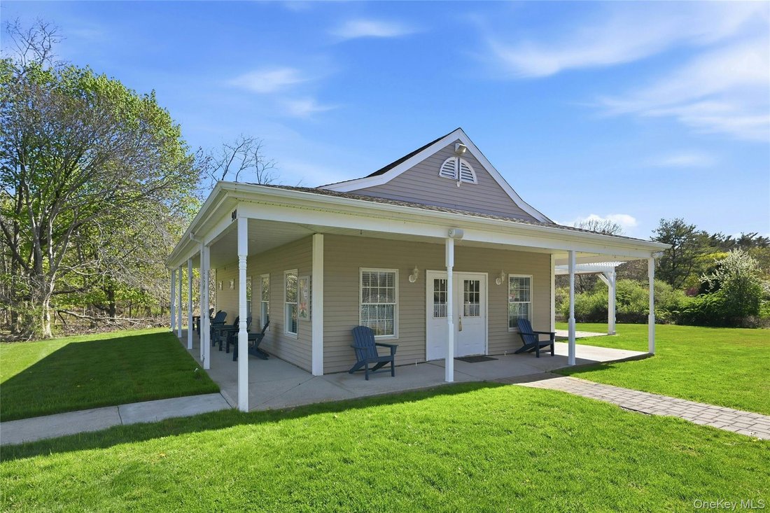 Condo in Greenport West, New York, United States 5 - 17860277
