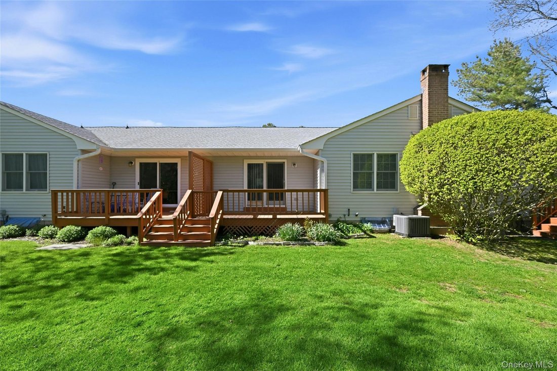 Condo in Greenport West, New York, United States 3 - 17860277
