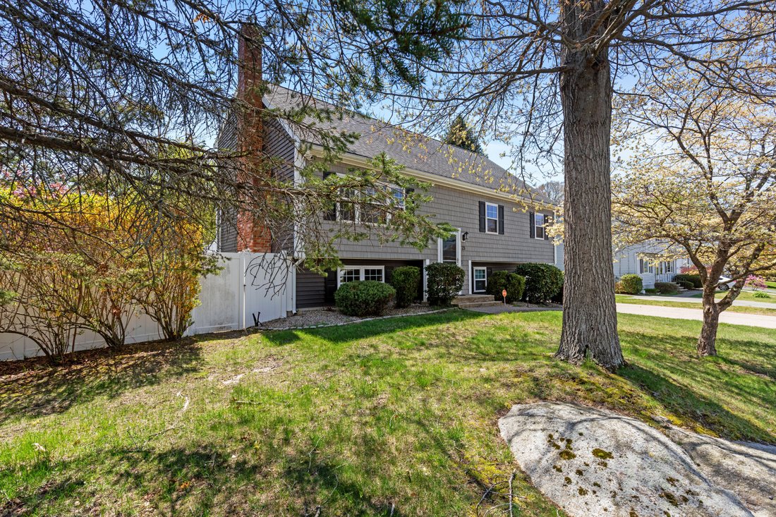 House in Randolph, Massachusetts, United States 2 - 17860275