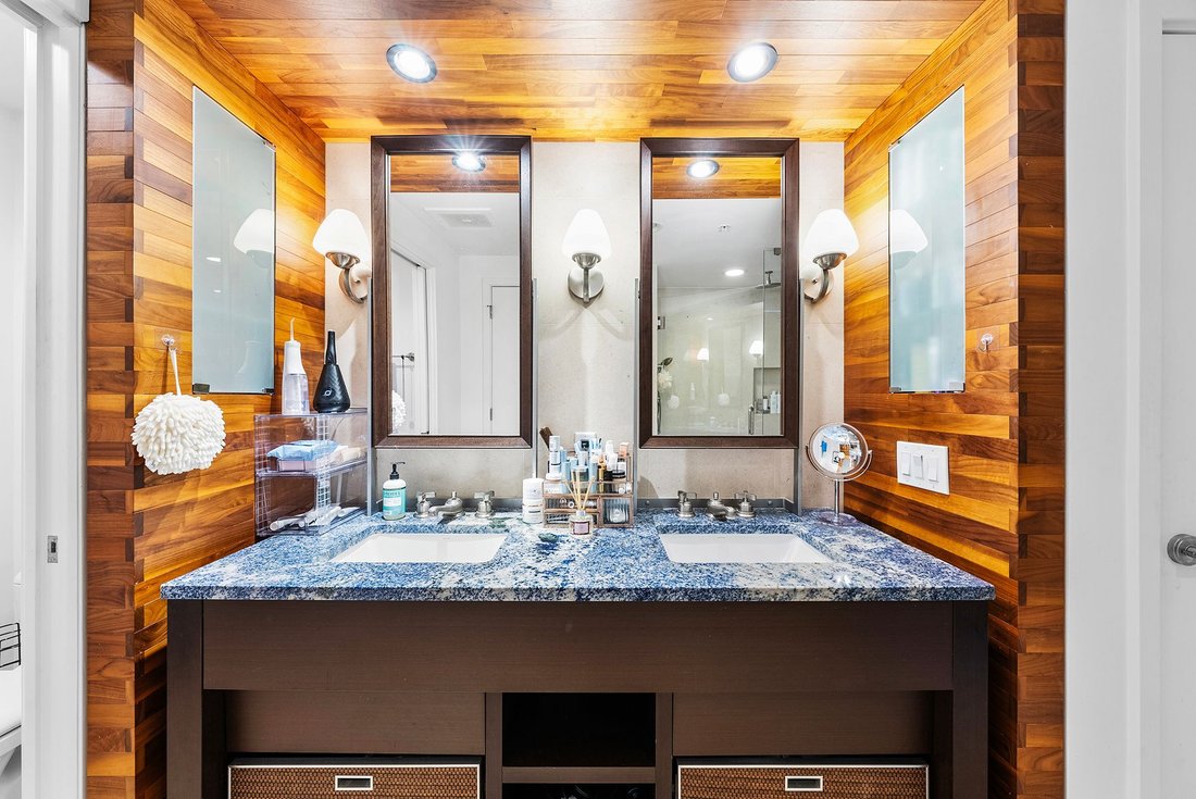 Condo in Miami Beach, Florida, United States 5 - 17860466