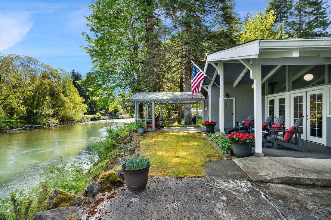 Brinnon, Washington, United States 2 - 17860378