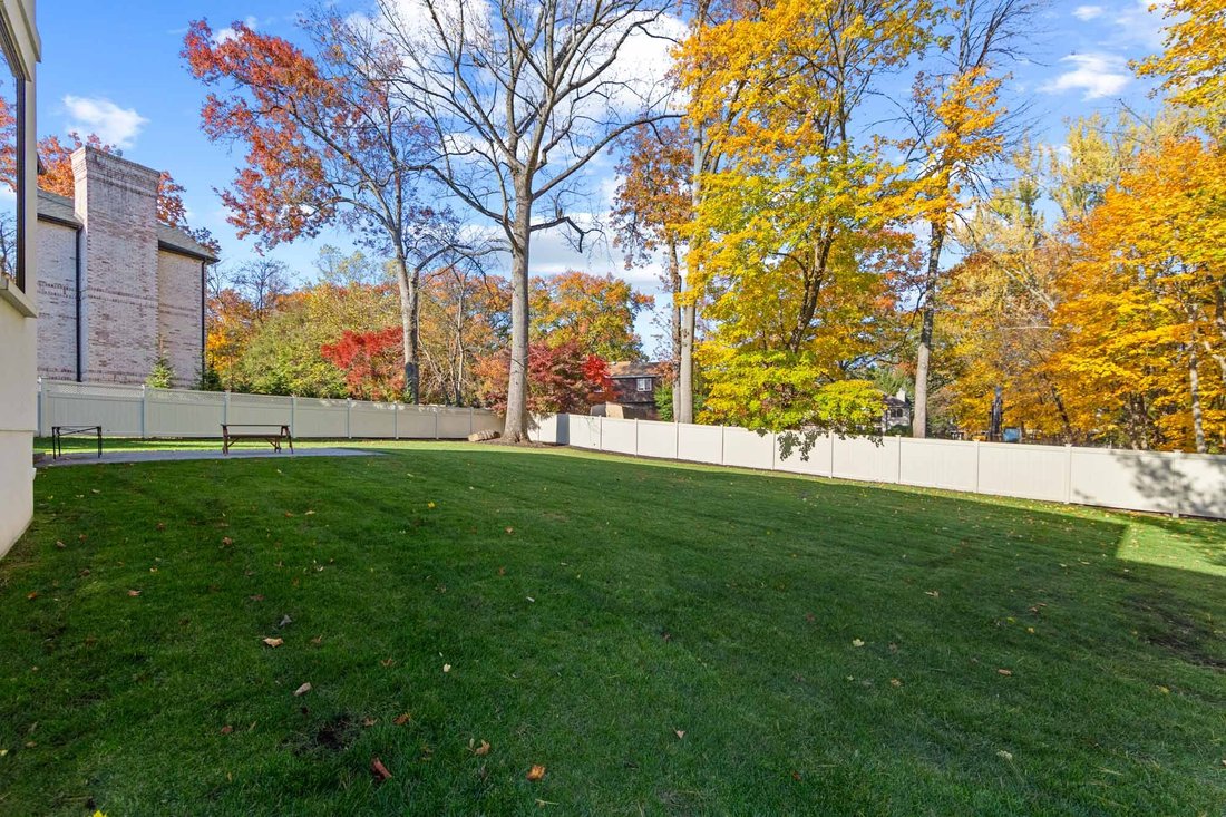 Demarest, New Jersey, United States 4 - 17860395
