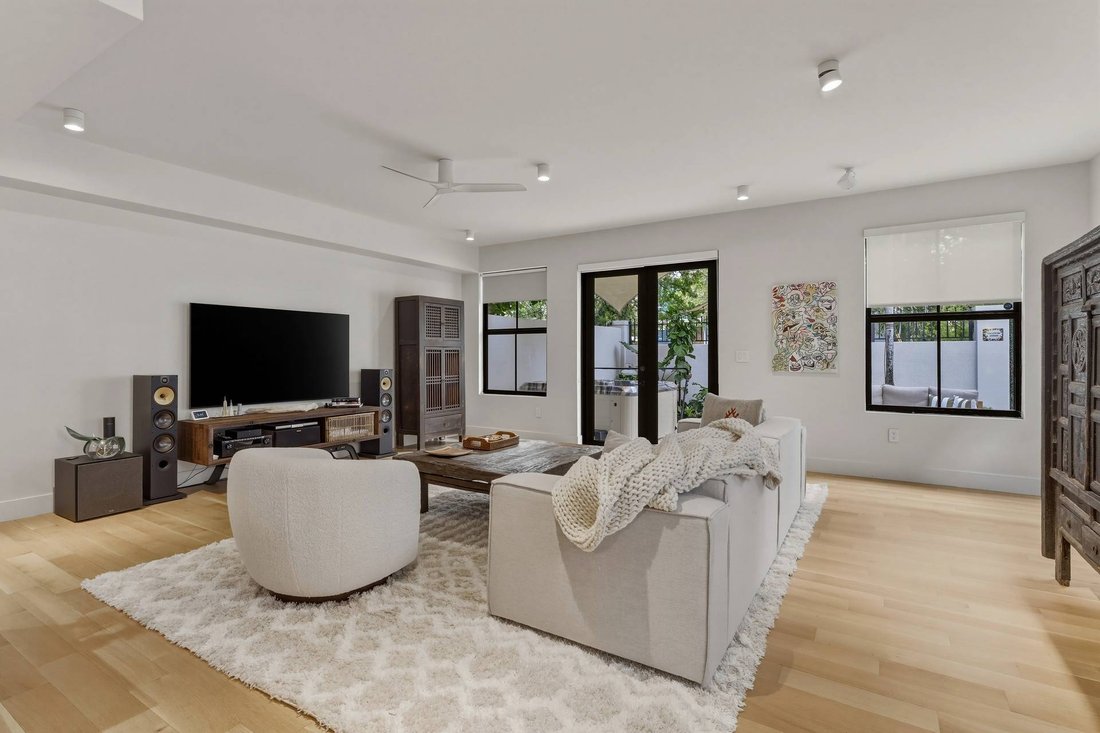 Townhouse in Miami, Florida, United States 3 - 17860478