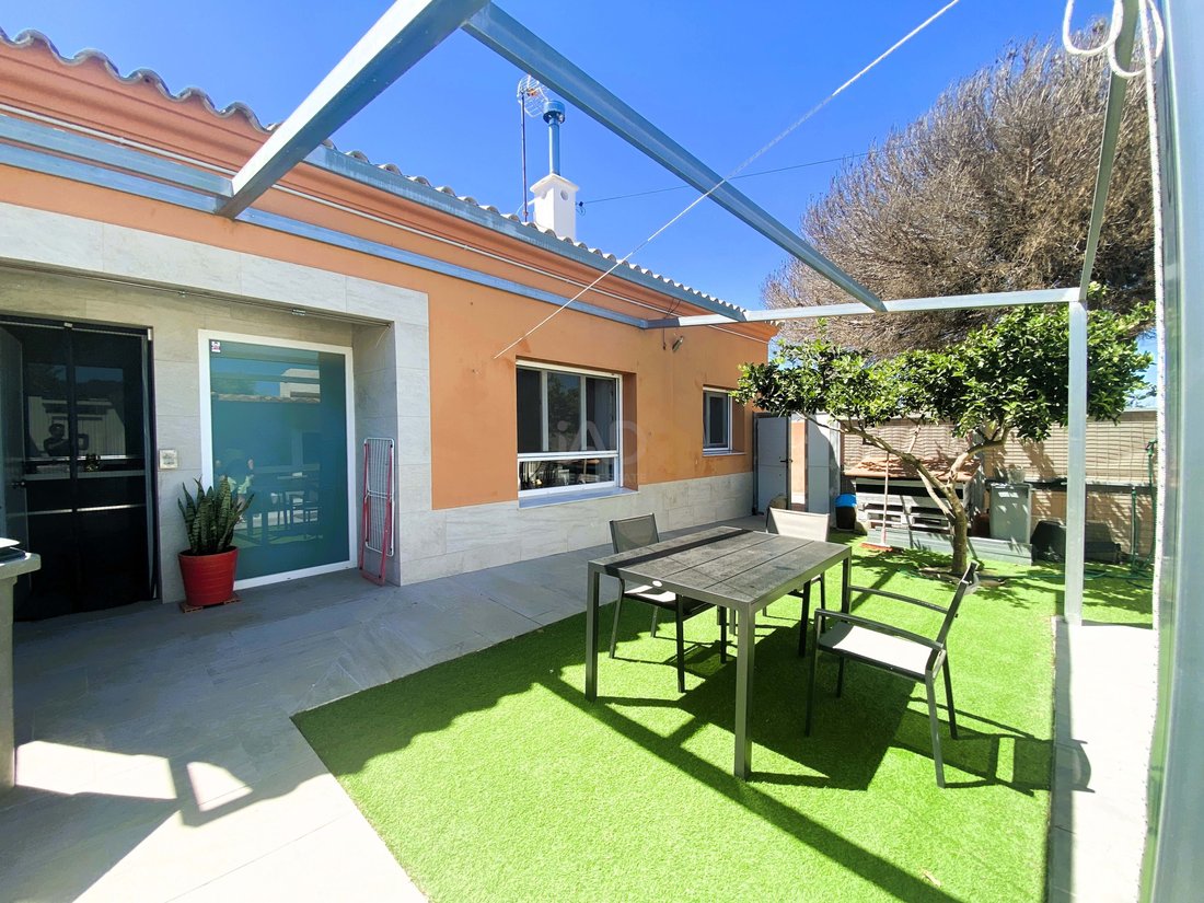 Chalet in Chiclana de la Frontera, Andalusia, Spain 1 - 17860322
