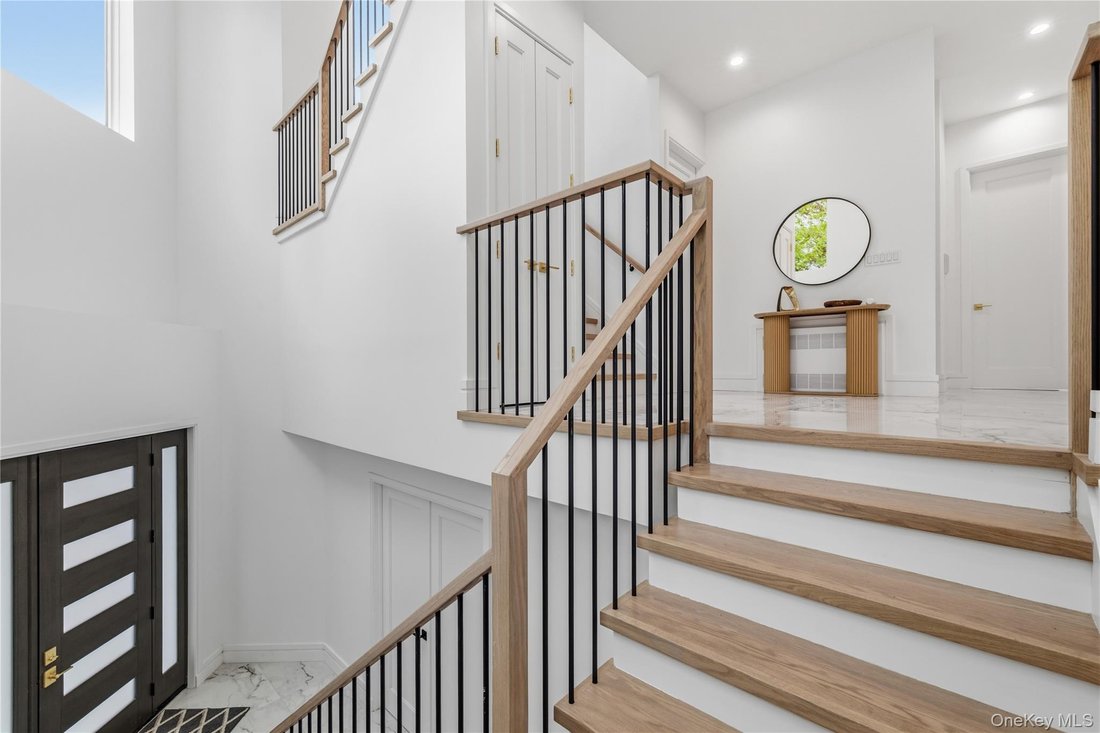 Condo in Spring Valley, New York, United States 4 - 16127258