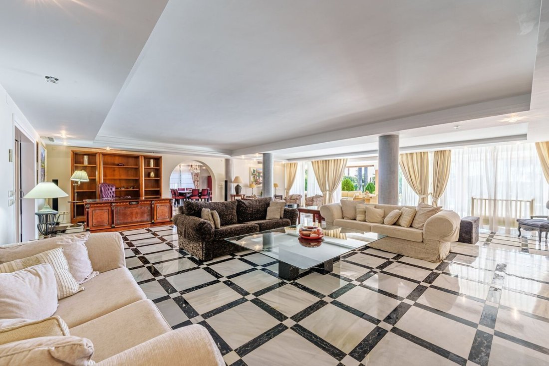 Villa in Estepona, Andalusia, Spain 2 - 17862924
