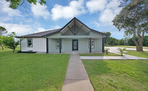 House in Cleburne, Texas, United States 1