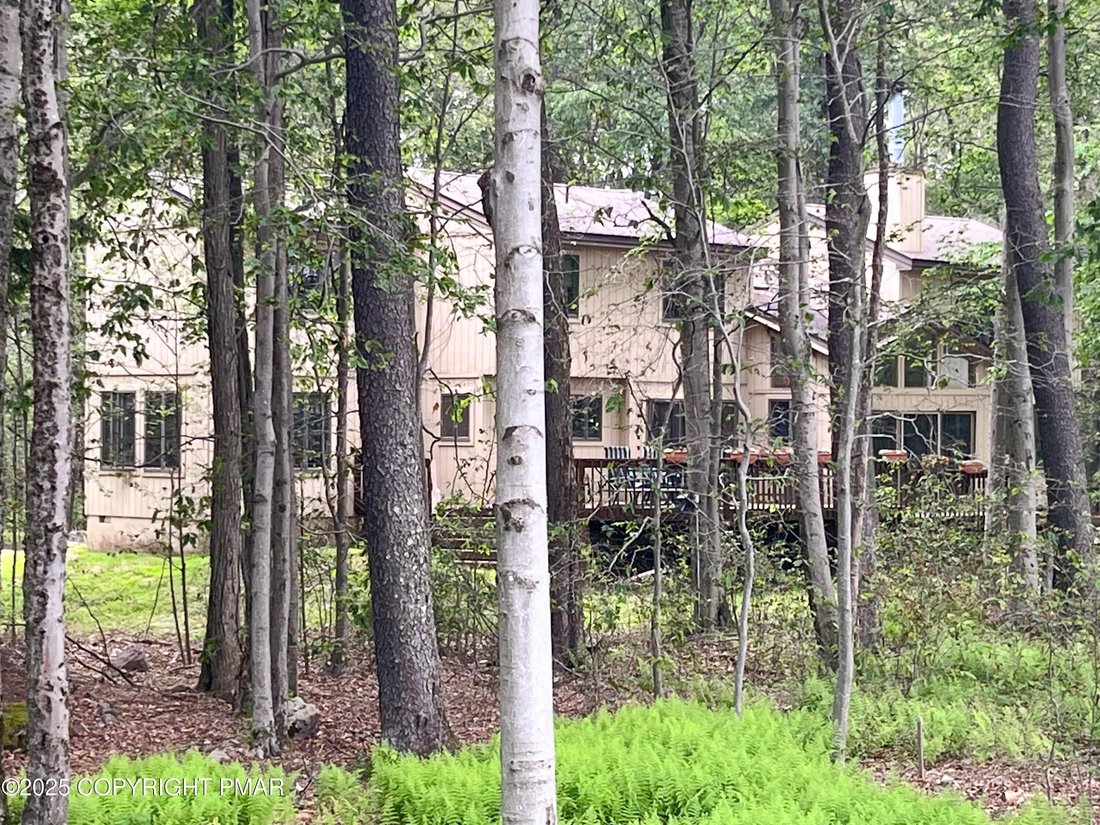 House in Pocono Pines, Pennsylvania, United States 4 - 17863490