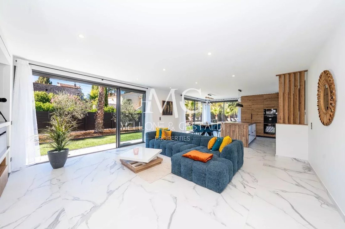 Villa in Mougins, Provence-Alpes-Côte d'Azur, France 3 - 17862503