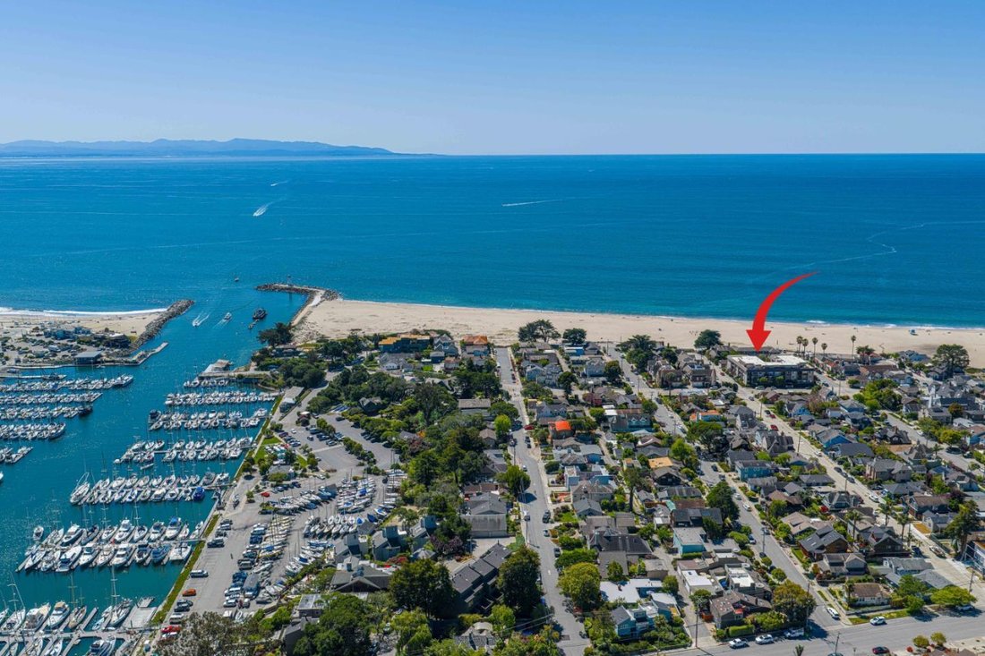 Santa Cruz, California, United States 4 - 17861314