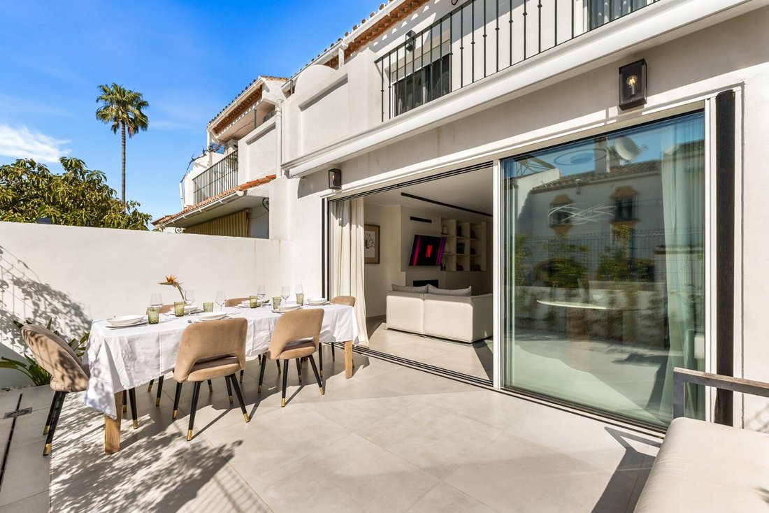Townhouse in Estepona, Andalusia, Spain 4 - 17862932