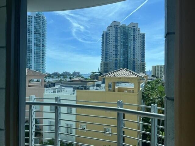 Condo in Miami Beach, Florida, United States 4 - 17410606