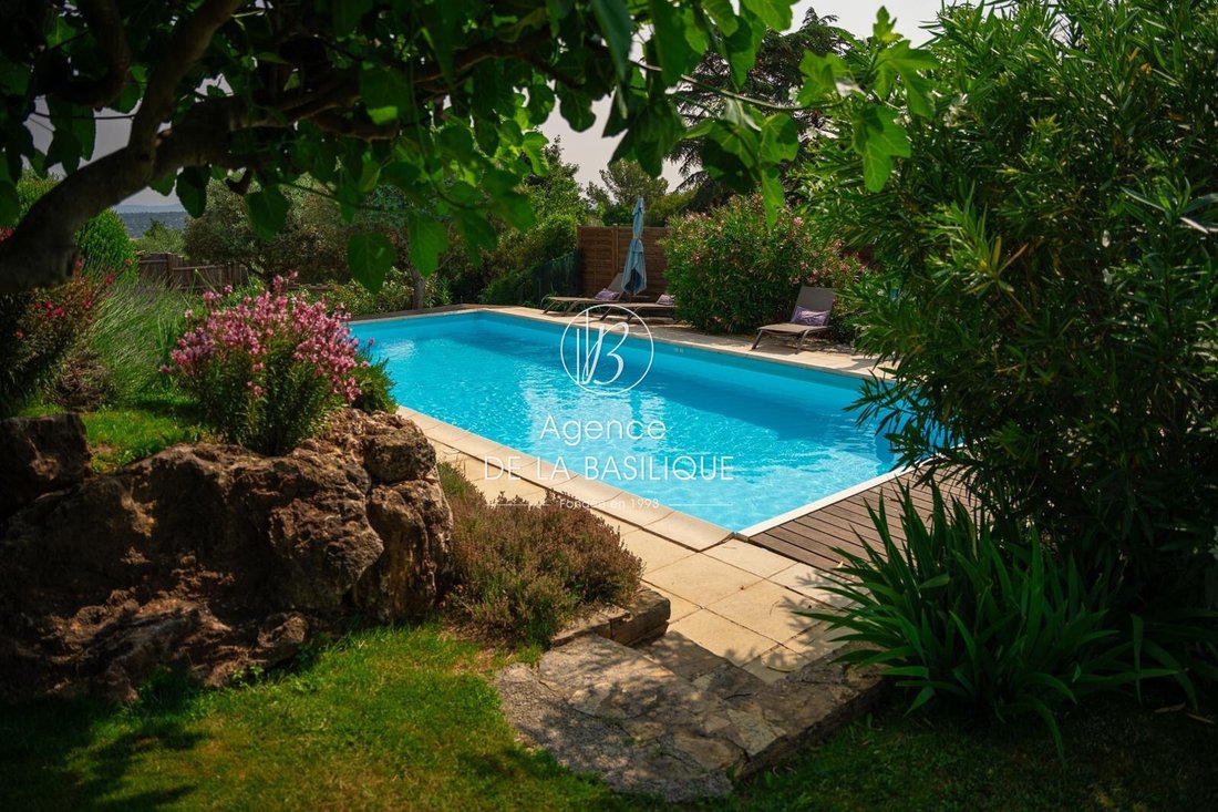 Villa in Centre Ville, Saint-Maximin-la-Sainte-Baume, France 2 - 17861055