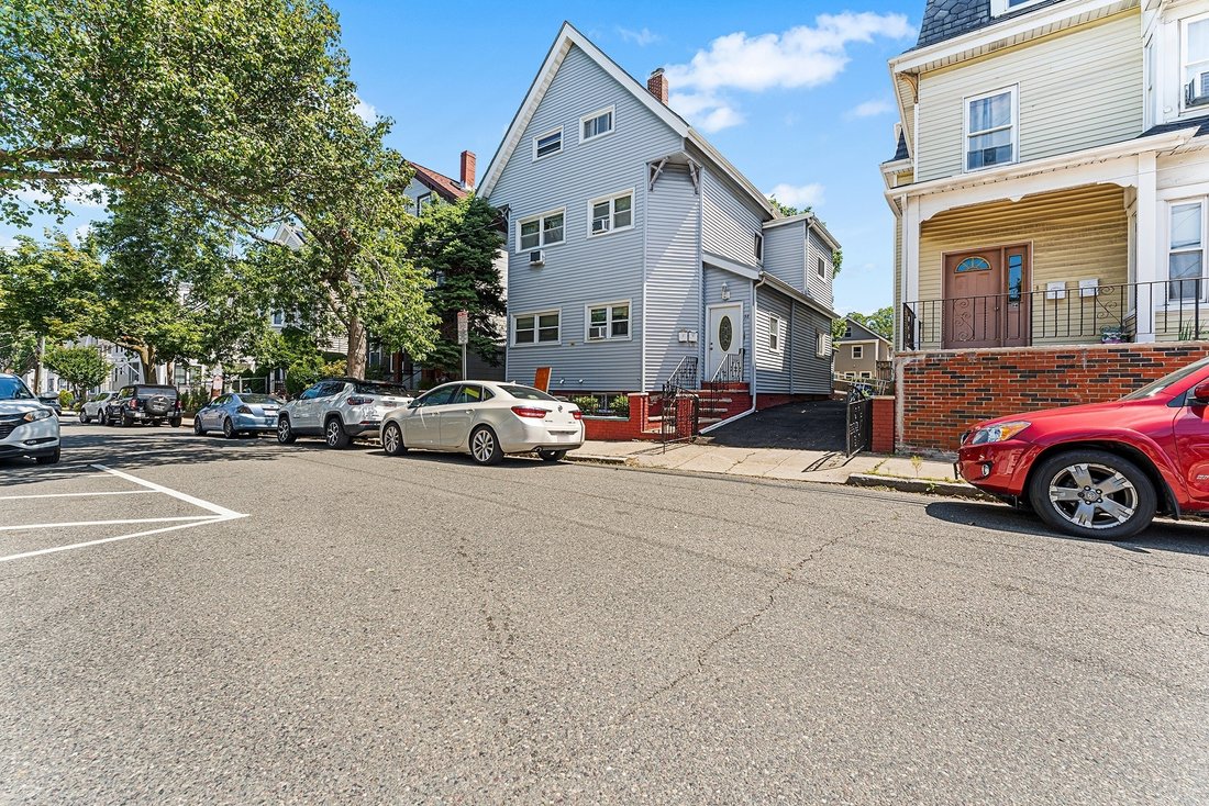 Apartment in Somerville, Massachusetts, United States 1 - 17862272