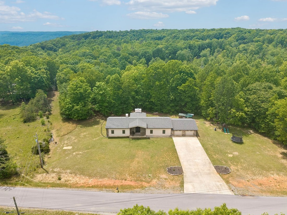House in South Pittsburg, Tennessee, United States 5 - 17861638