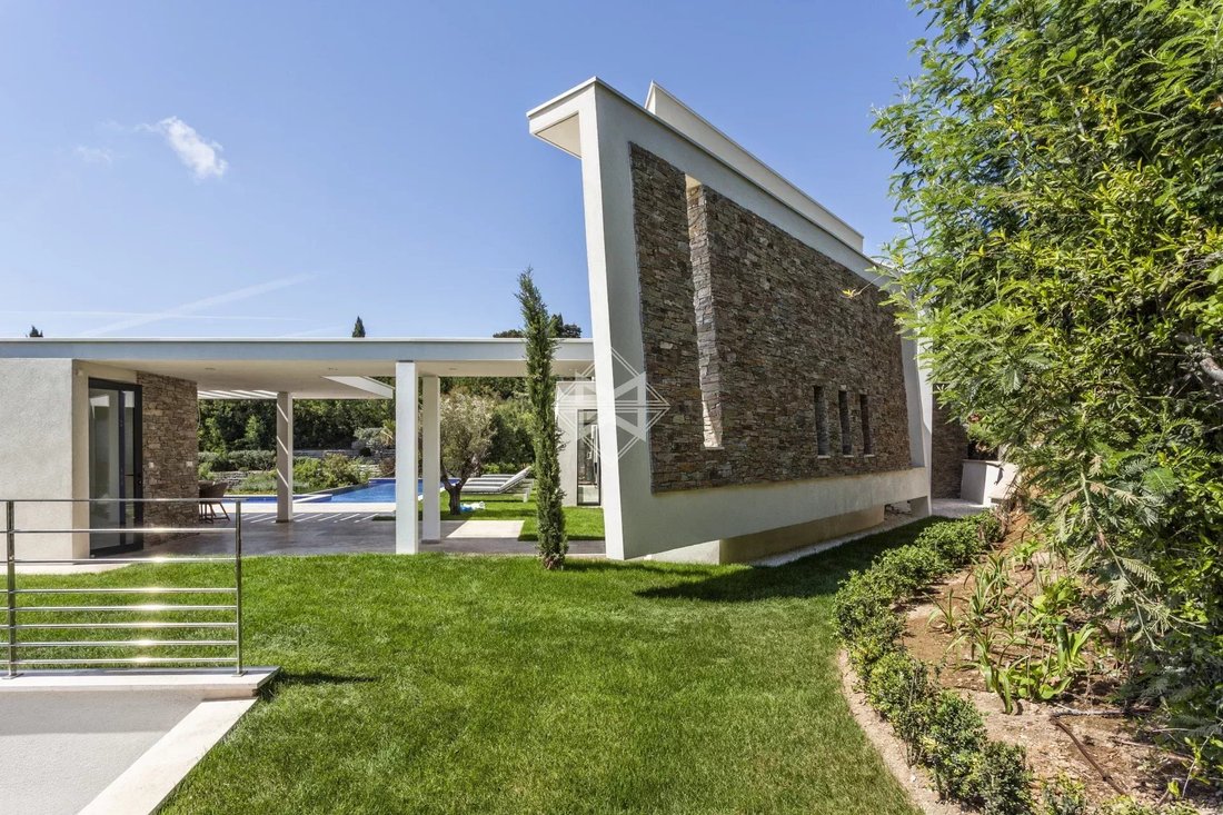 Villa in La Croix-Valmer, Provence-Alpes-Côte d'Azur, France 4 - 17862947