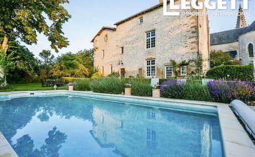 Farm Ranch in Pressigny, Nouvelle-Aquitaine, France 1
