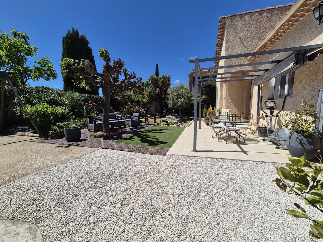 House in La Londe-les-Maures, Provence-Alpes-Côte d'Azur, France 2 - 17865689