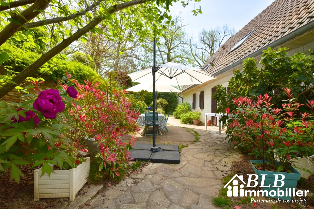 House in Rambouillet, Ile-de-France, France 1 - 17865495