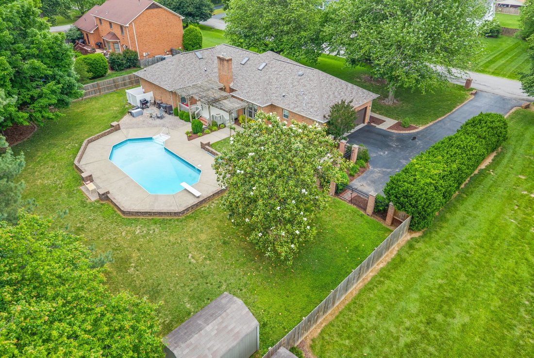 House in Hopkinsville, Kentucky, United States 2 - 17866077