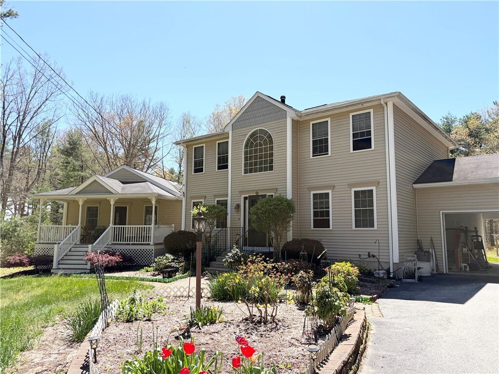 House in Coventry, Rhode Island, United States 2 - 17854340