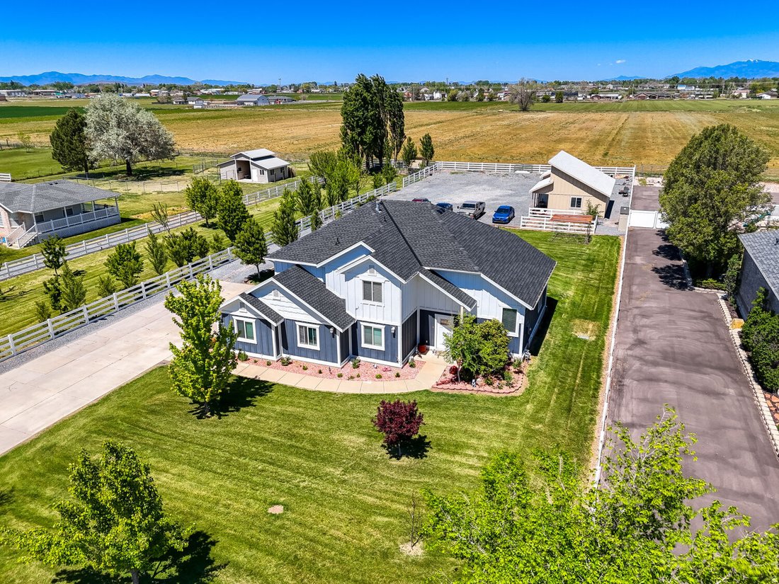 House in Hooper, Utah, United States 2 - 17869053