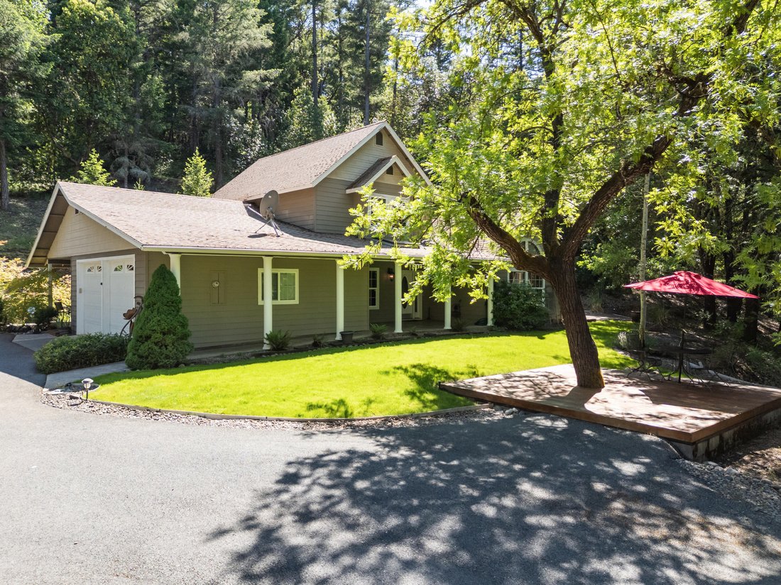 House in Grants Pass, Oregon, United States 1 - 17864278