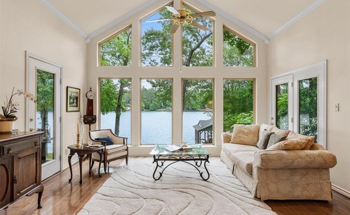 House in Holly Lake Ranch, Texas, United States 1