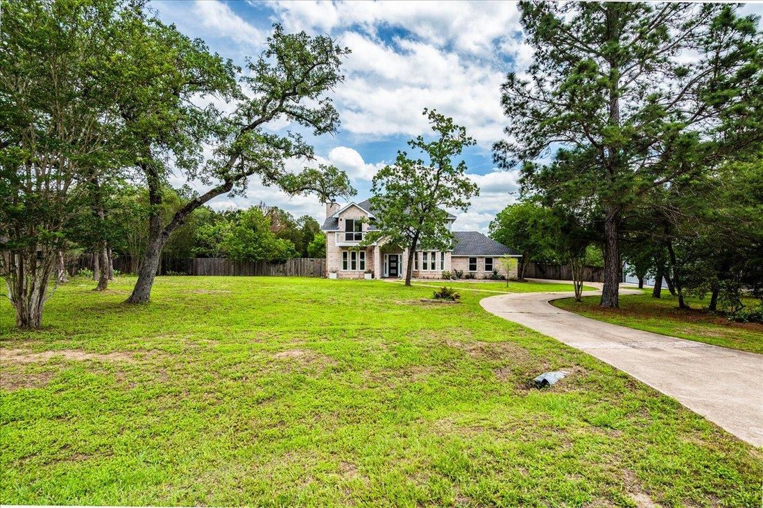 House in Elgin, Texas, United States 2 - 17187881