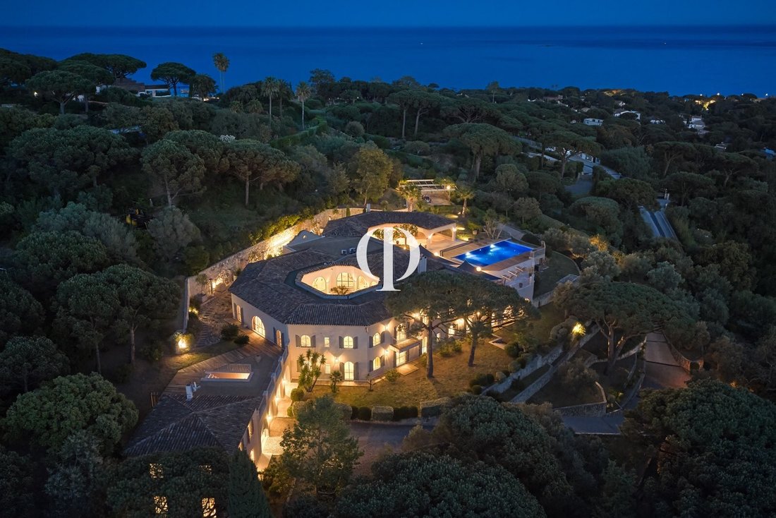 Villa in Nartelle-Noyer-Bellevue-bd des Sardinaux, Sainte-Maxime, France 1 - 17865592
