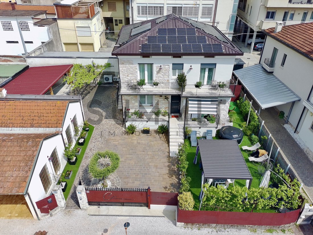 House in Schio, Veneto, Italy 1 - 17868081