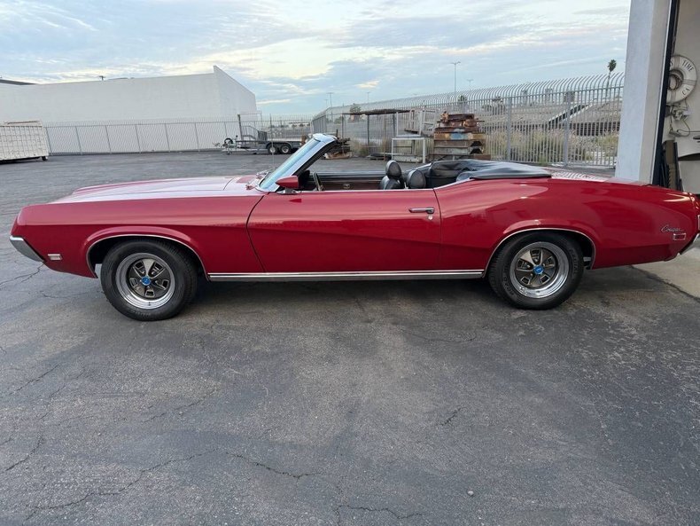 Cabriolet in Glendale, United States 2 - 17869304