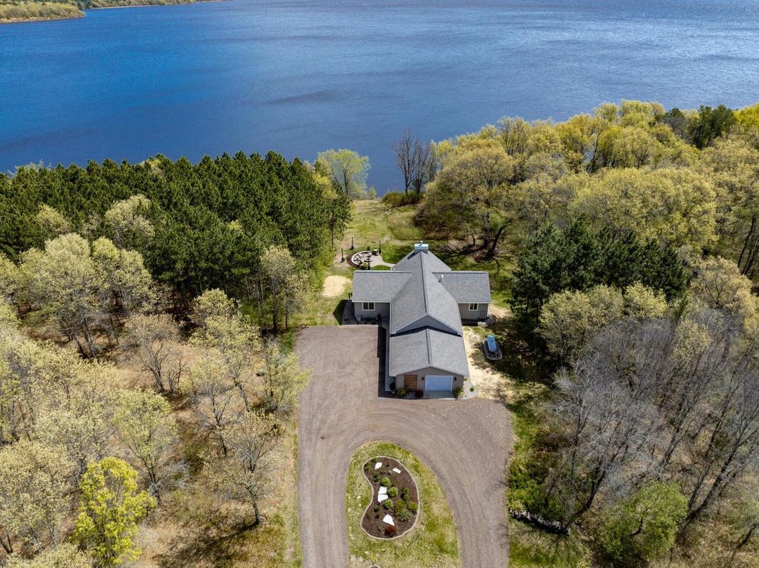 House in Necedah, Wisconsin, United States 4 - 17864543