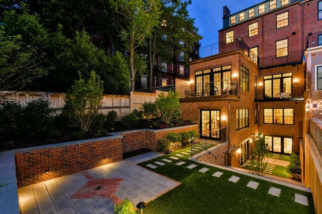 Condo in Boston, Massachusetts, United States 2 - 17862351