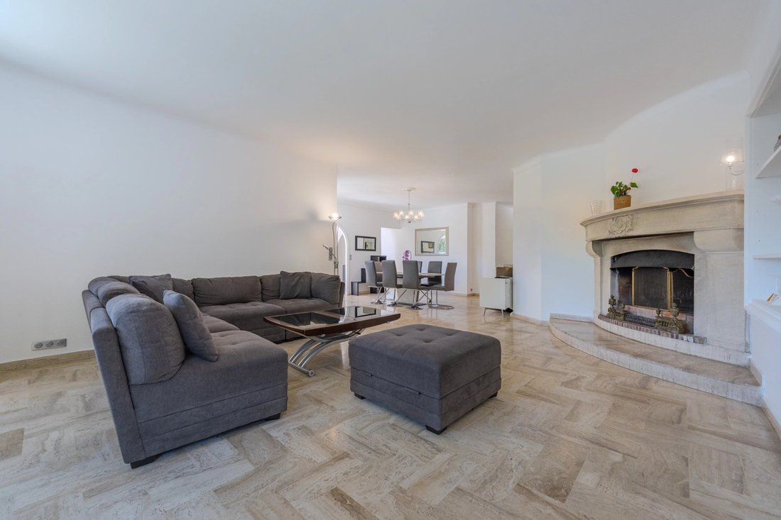 Villa in Mougins, Provence-Alpes-Côte d'Azur, France 5 - 17837564