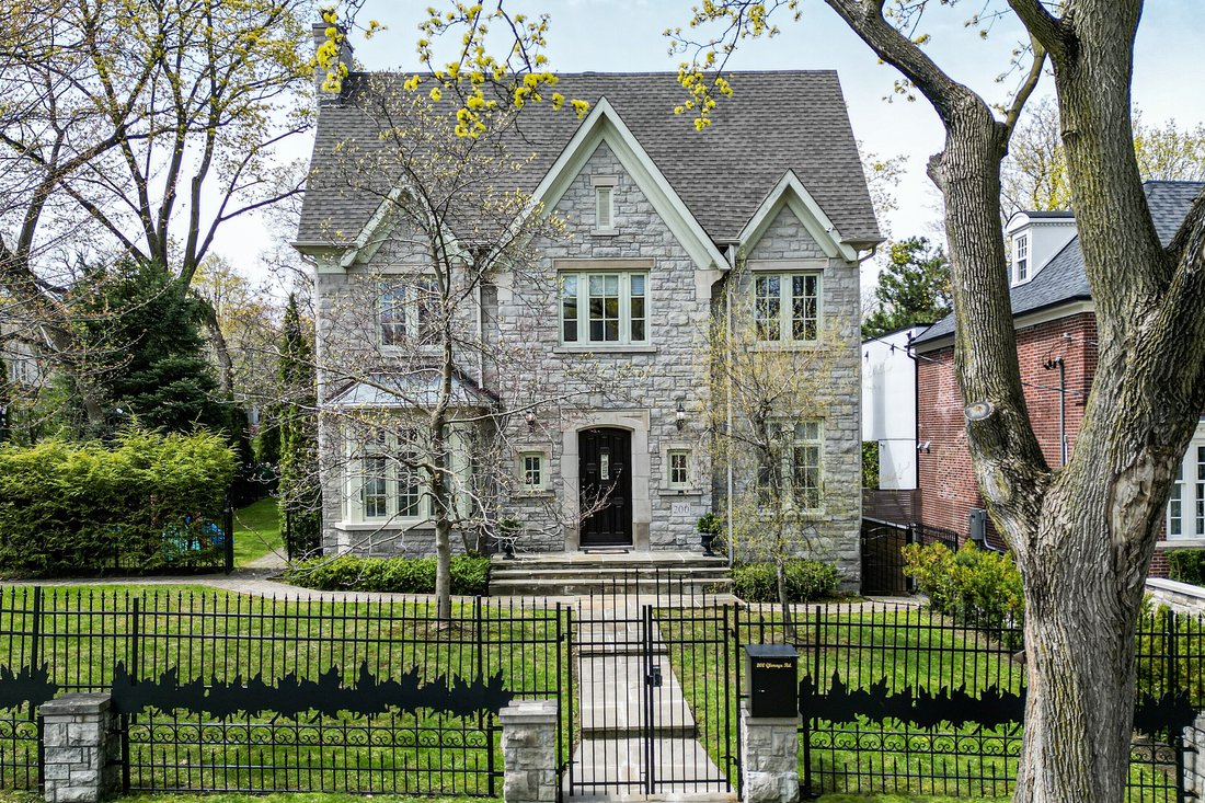 House in Toronto, Ontario, Canada 1 - 17863258