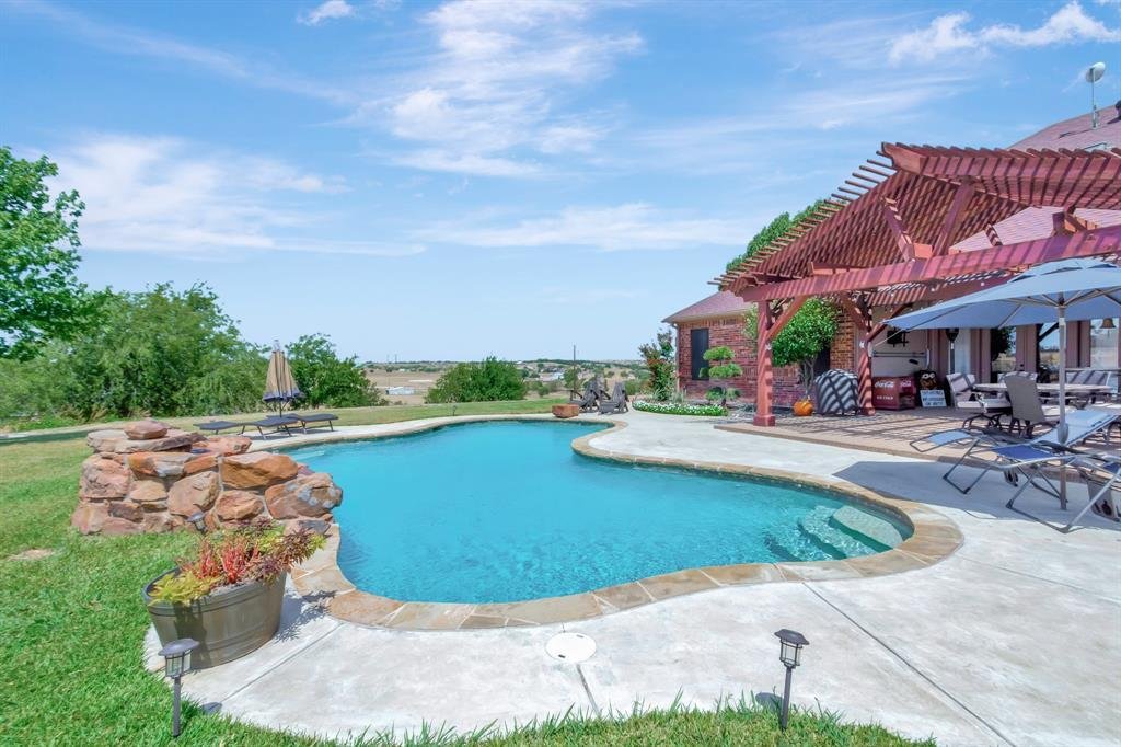 House in Weatherford, Texas, United States 3 - 17866633