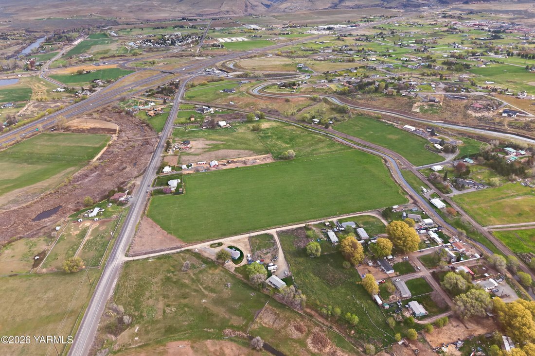 House in Yakima, Washington, United States 5 - 17862378