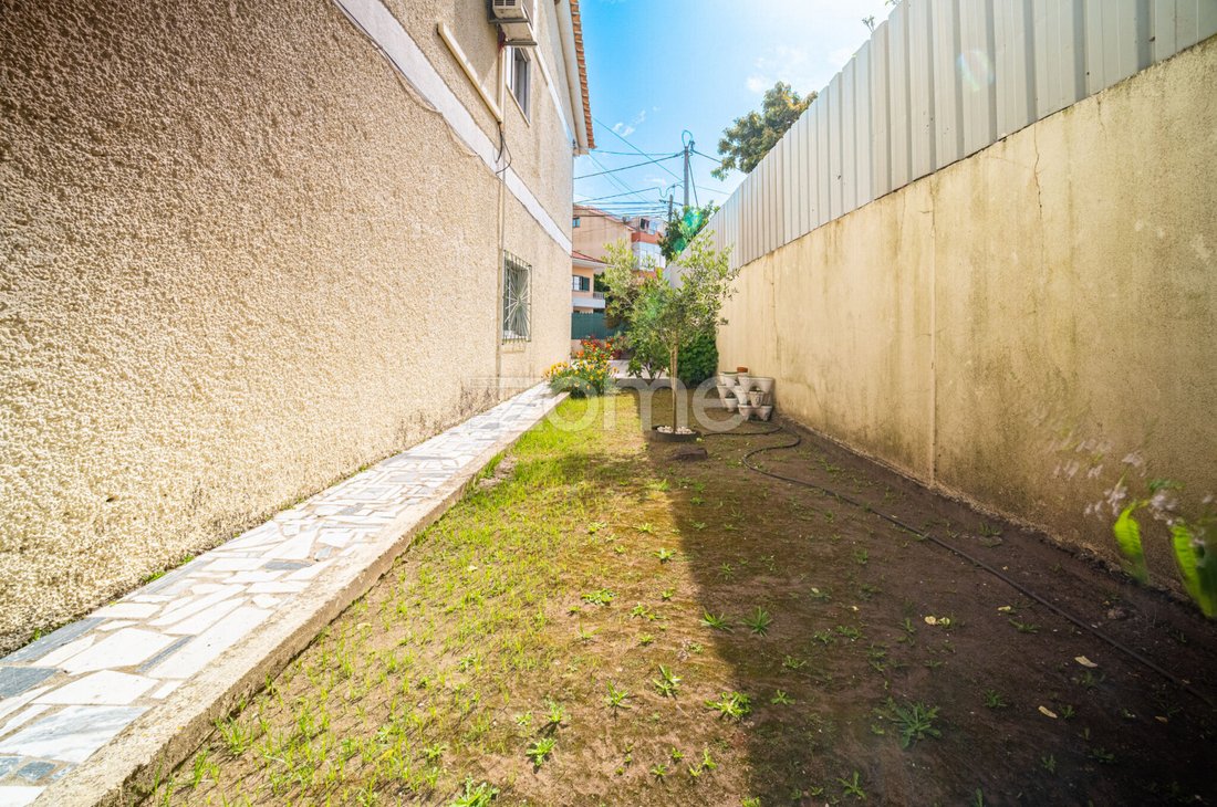 House in Camarate, Unhos e Apelacao, Lisbon, Portugal 4 - 17868128