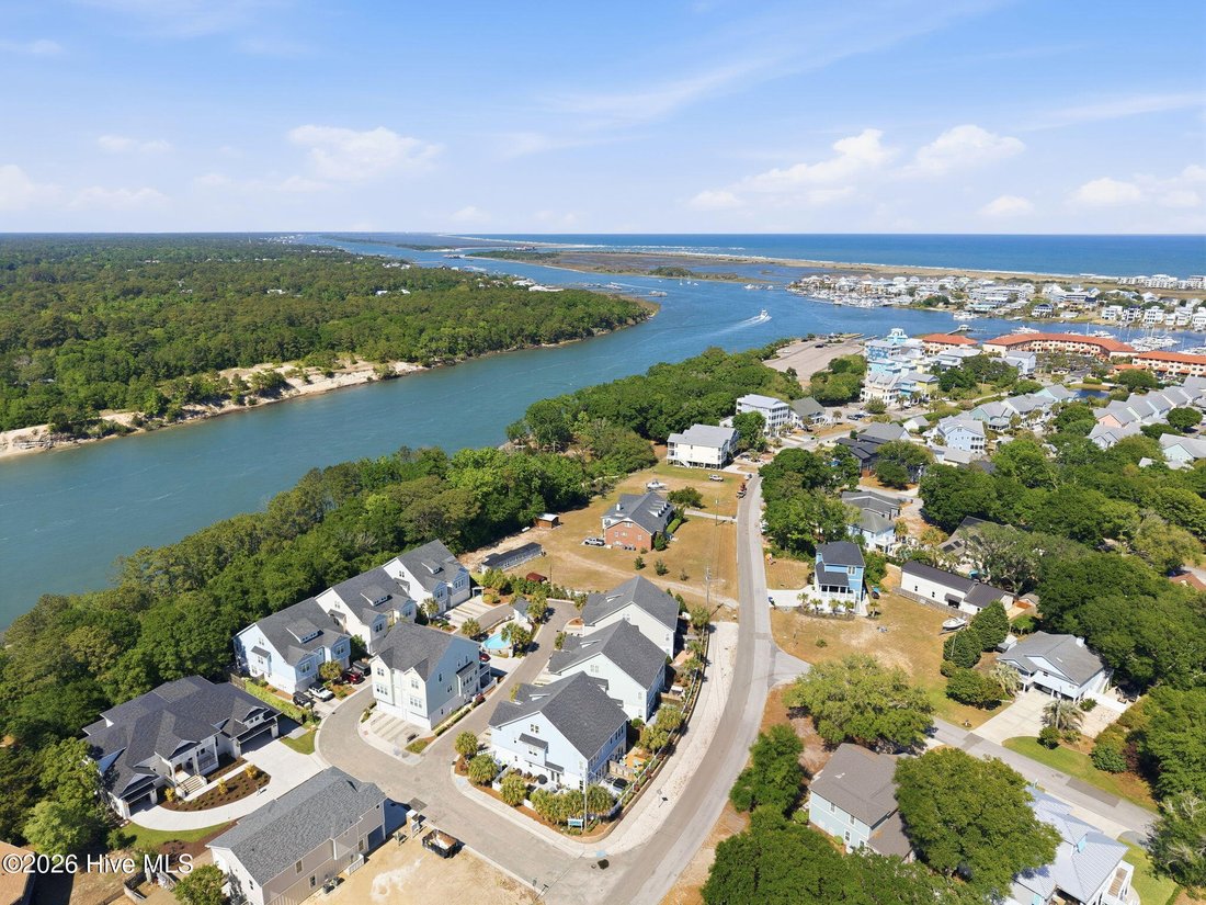 Townhouse in Carolina Beach, North Carolina, United States 5 - 17860982