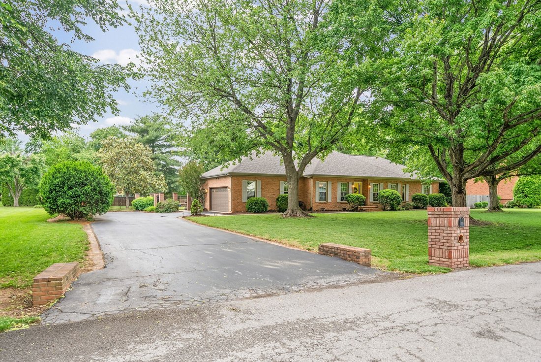 House in Hopkinsville, Kentucky, United States 4 - 17866077